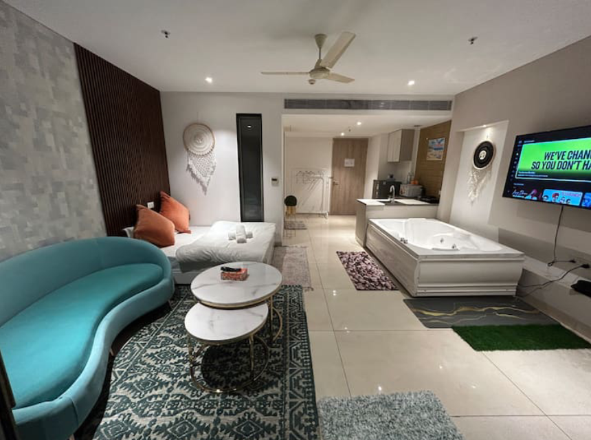 Luxurious Jacuzzi Apartment In Gurgaon